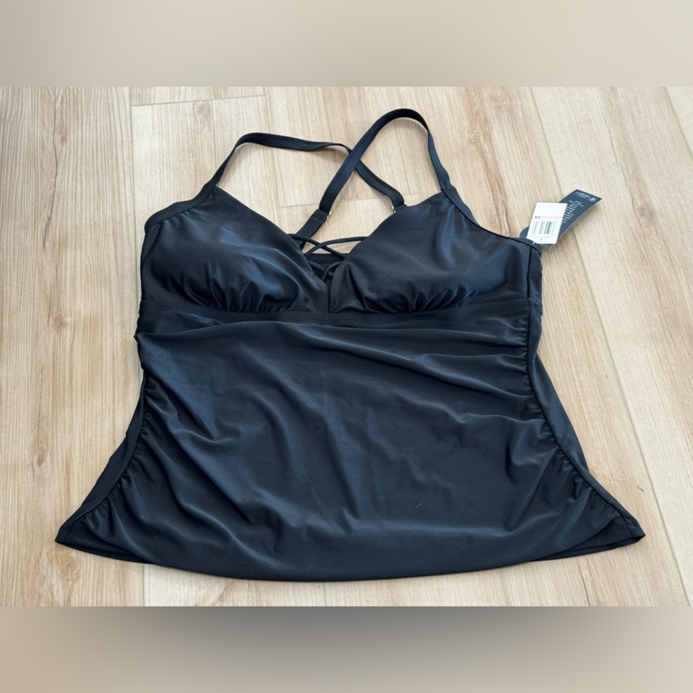 Aqua Couture Chic Curvy Black Swim Top —size 2X —NWT